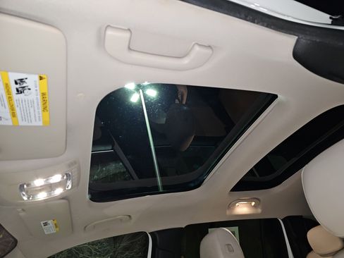 Used 2021 Mercedes-Benz GLB 250 4MATIC image 31