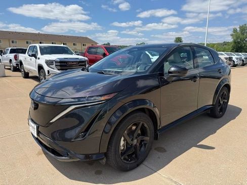 Used 2023 Nissan Ariya AWD image 7