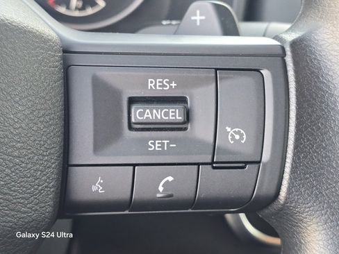 Used 2025 Nissan Rogue S image 22