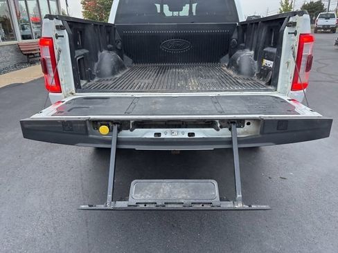 Used 2023 Ford F150 Lariat w/ Trailer Tow Package image 17