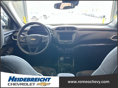 Used 2023 Chevrolet TrailBlazer LS AWD/4WD image 16