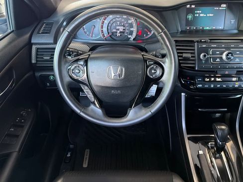 Used 2017 Honda Accord Sport image 14