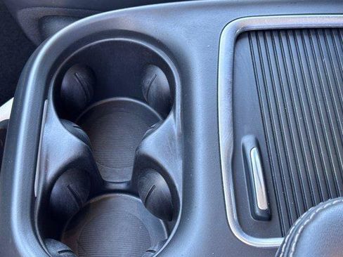 Used 2024 Chrysler Pacifica Touring-L FWD image 31