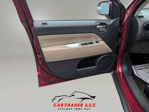 Used 2017 Jeep Compass Latitude FWD image 20