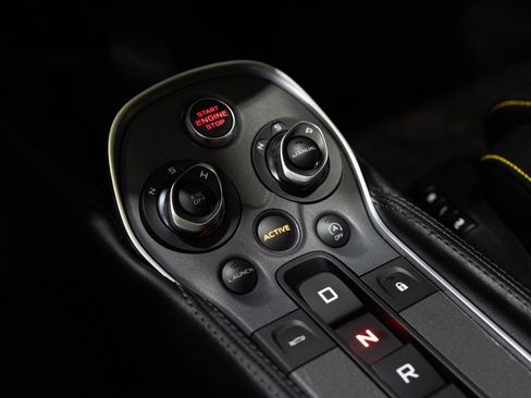 Used 2019 McLaren 570S image 40