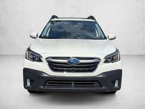 Used 2022 Subaru Outback Premium image 2