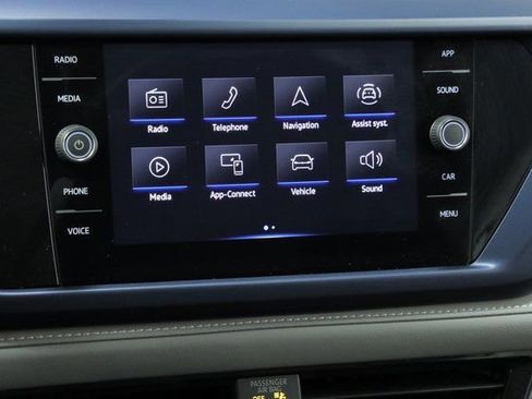 New 2024 Volkswagen Taos SE image 18