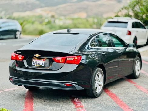 Used 2018 Chevrolet Malibu LS w/ LPO, Convenience Package 1 FWD image 5