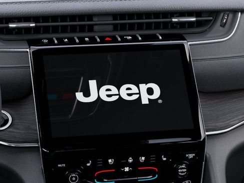 New 2025 Jeep Grand Cherokee Limited w/ Luxury Tech Group II AWD/4WD image 19