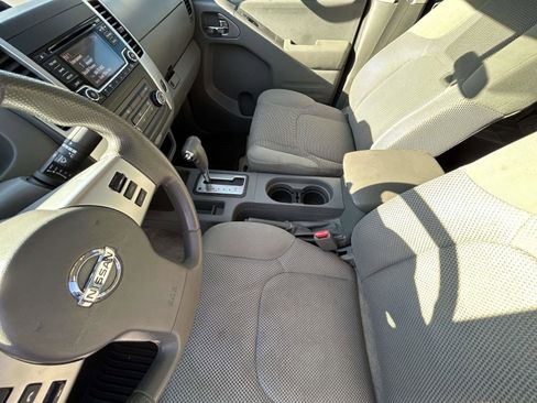 Used 2018 Nissan Frontier SV image 10