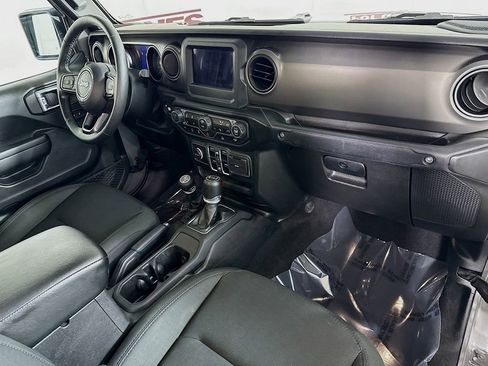 Used 2021 Jeep Gladiator Sport AWD/4WD image 32