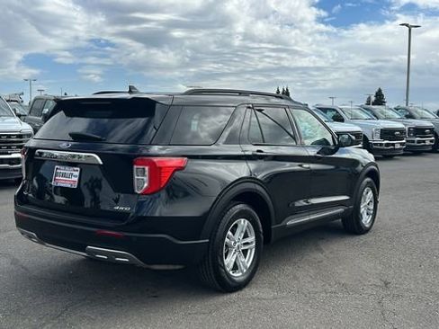 Certified 2023 Ford Explorer XLT w/ Equipment Group 202A AWD/4WD image 3