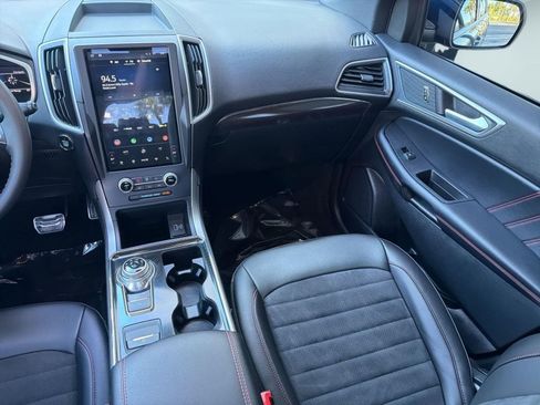 Used 2021 Ford Edge ST-Line FWD image 28