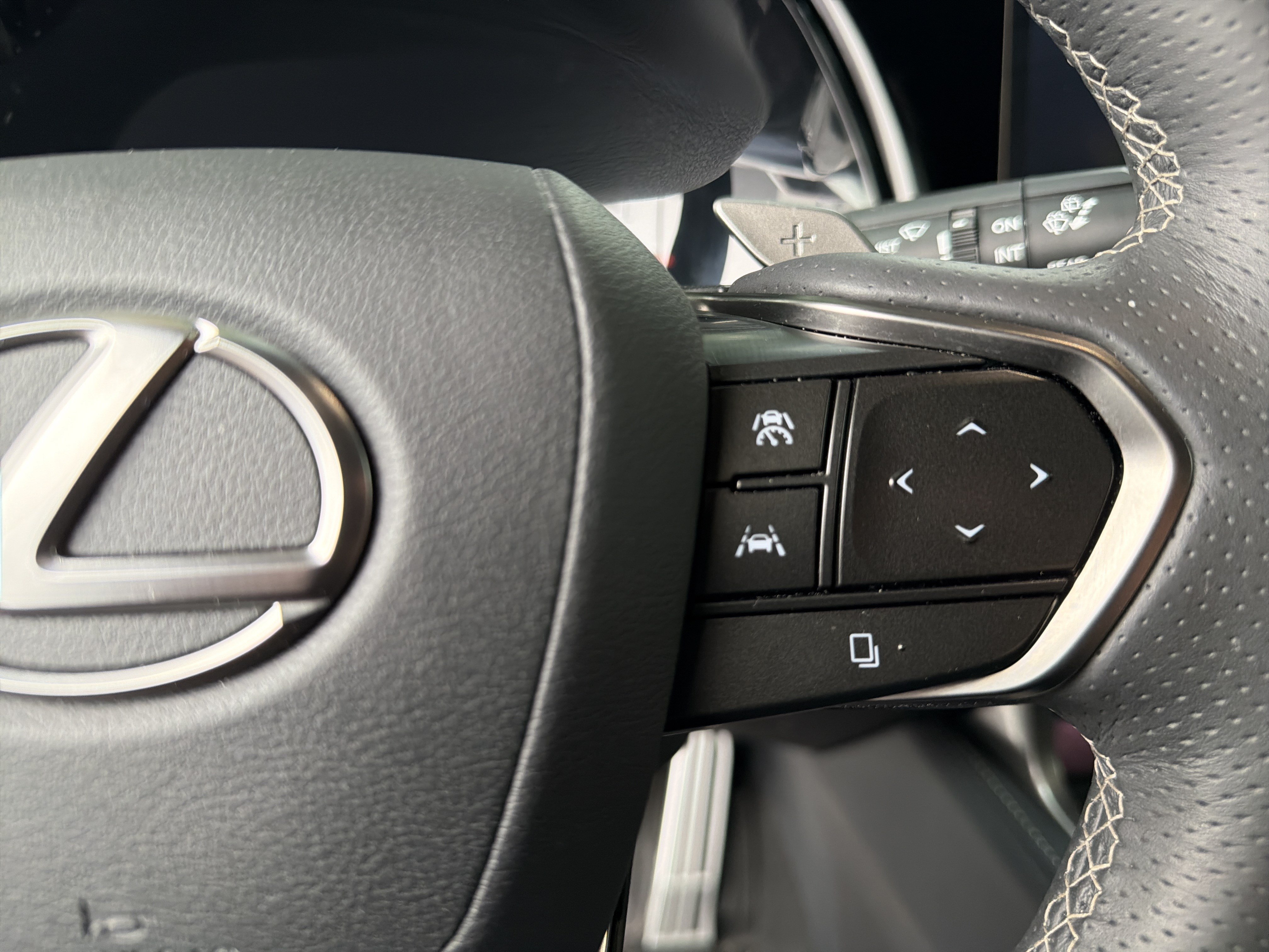Certified 2025 Lexus RX 500h F Sport w/ Convenience Package AWD/4WD image 23