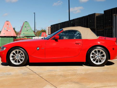 Used 2005 BMW Z4 2.5i image 3