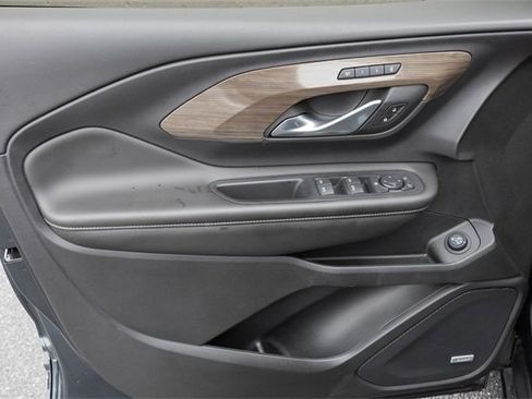 Used 2022 GMC Terrain Denali w/ Denali Premium Package image 14