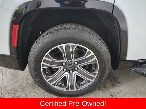 Certified 2025 Jeep Wagoneer Series II w/ 8-Passenger Seating Package AWD/4WD image 42