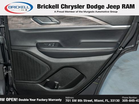 Used 2025 Jeep Grand Cherokee Limited AWD/4WD image 14