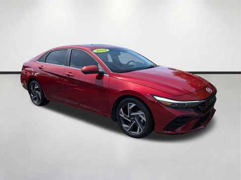 Used 2024 Hyundai Elantra Limited FWD image 2