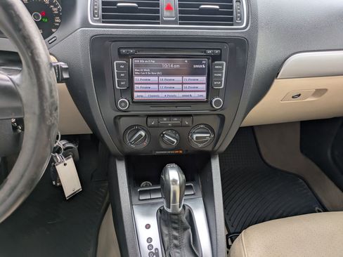 Used 2012 Volkswagen Jetta TDI FWD image 23