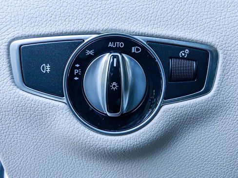 Used 2019 Mercedes-Benz E 300 image 22