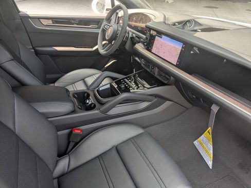 New 2025 Porsche Cayenne GTS image 26