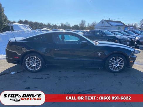 Used 2013 Ford Mustang Premium image 6