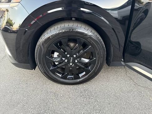 Used 2024 Kia Carnival SX Prestige image 27