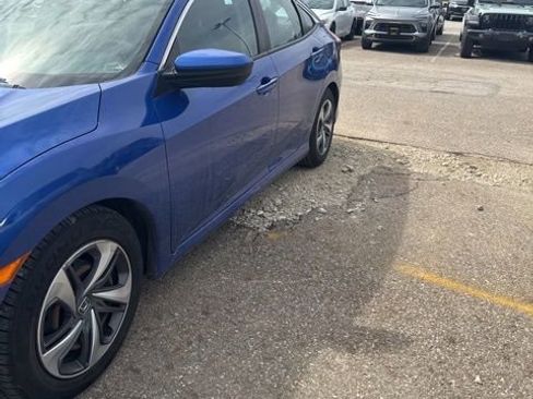 Used 2019 Honda Civic LX image 2