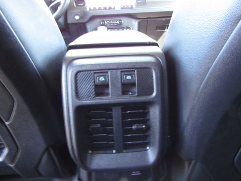 Used 2025 Ford Bronco Badlands image 34