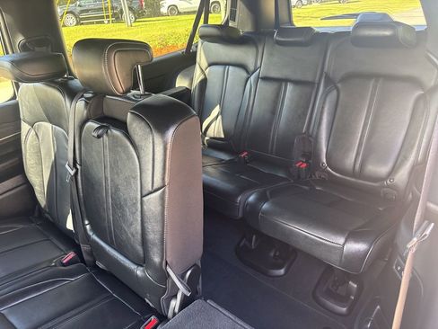 Used 2024 Jeep Wagoneer L Series II image 43