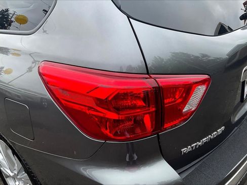 Used 2018 Nissan Pathfinder SL w/ SL Premium Package AWD/4WD image 22