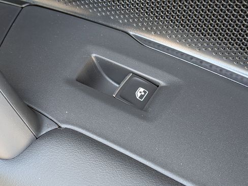 New 2026 Volkswagen Tiguan SE R-Line AWD/4WD image 34