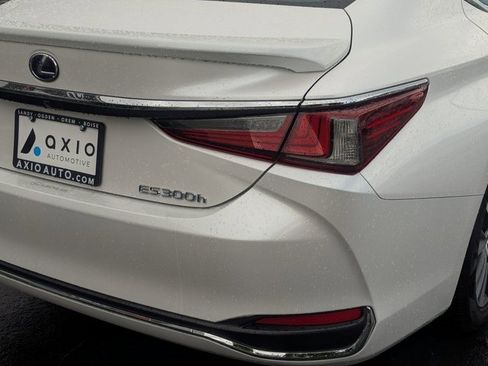 Used 2021 Lexus ES 300h w/ Accessory Package 2 image 4