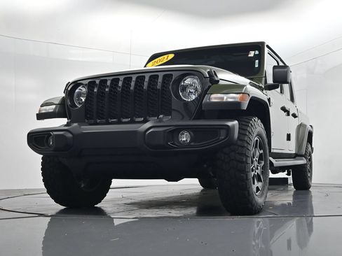 Used 2021 Jeep Gladiator Sport AWD/4WD image 39