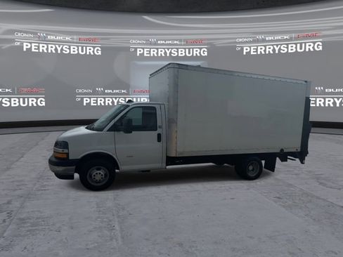 Used 2022 Chevrolet Express 3500 w/ Power Convenience Package RWD image 4