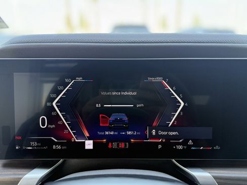 Used 2023 BMW 760i xDrive w/ Executive Package image 28