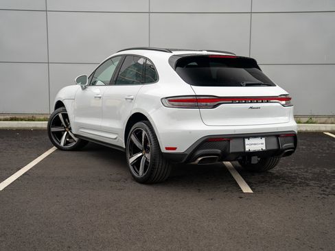 New 2026 Porsche Macan image 3