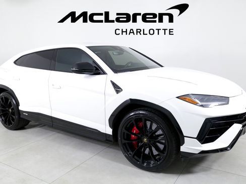 Used 2023 Lamborghini Urus S image 2