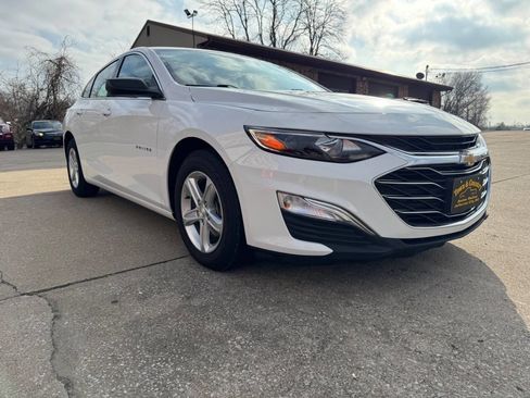 Used 2020 Chevrolet Malibu LS image 3