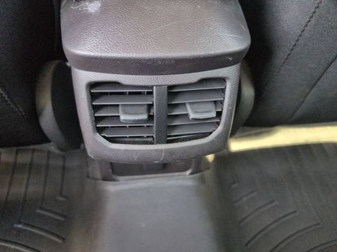 Used 2016 Ford Fusion SE FWD image 16