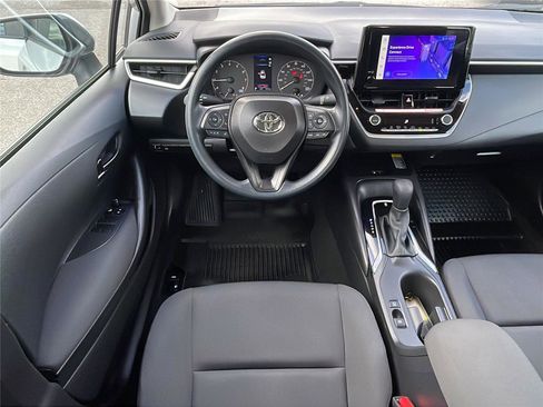 Used 2025 Toyota Corolla LE image 19