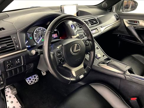 Used 2016 Lexus CT 200h image 16