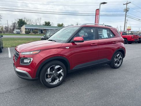Used 2023 Hyundai Venue SEL image 6