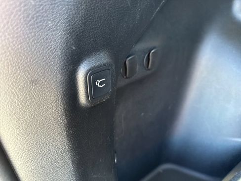 Used 2020 Jeep Cherokee Limited AWD/4WD image 15