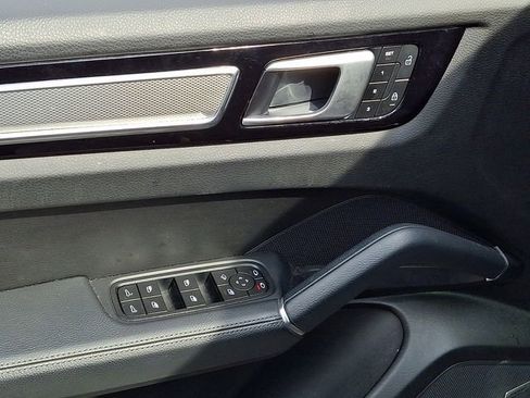 Certified 2023 Porsche Cayenne S Platinum AWD/4WD image 17