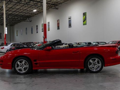 Used 2001 Pontiac Firebird Trans Am RWD image 3