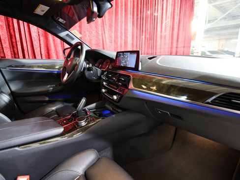 Used 2019 BMW 540i w/ Convenience Package image 28