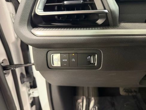 Certified 2024 Chevrolet Traverse LT FWD image 18