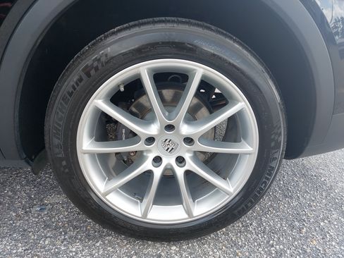 Used 2020 Porsche Cayenne AWD/4WD image 33